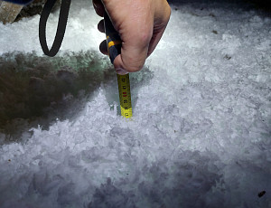 Zateplení stropu rodinného domu pomocí foukané izolace